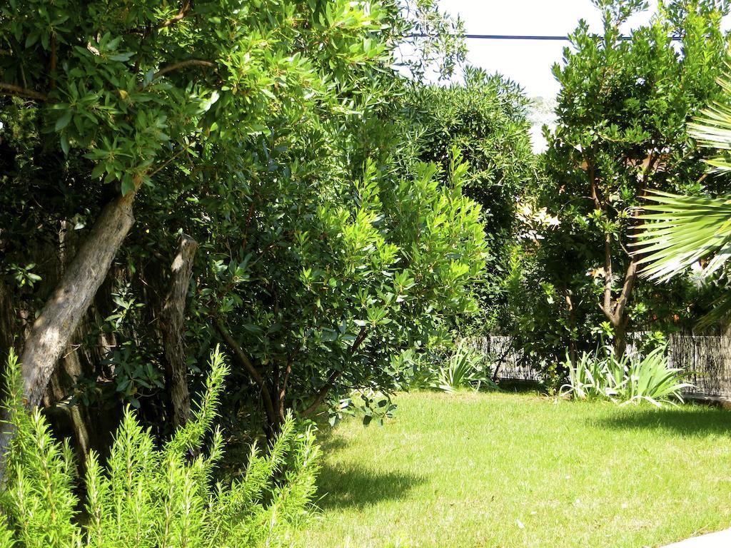 Appartement Dans Villa St Raphael Сен-Рафаэль Номер фото
