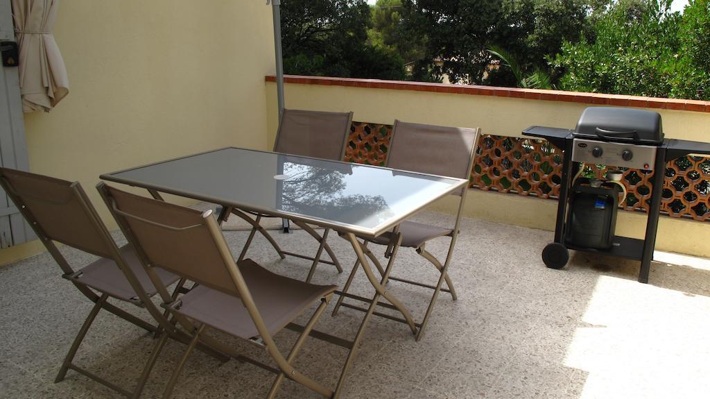 Appartement Dans Villa St Raphael Сен-Рафаэль Номер фото