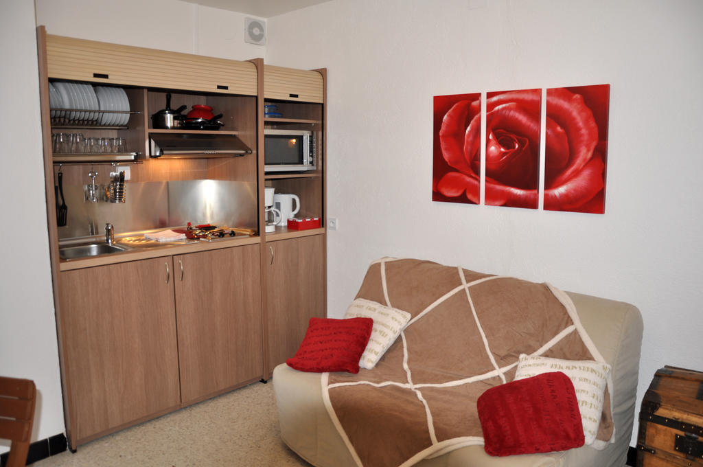Appartement Dans Villa St Raphael Сен-Рафаэль Номер фото